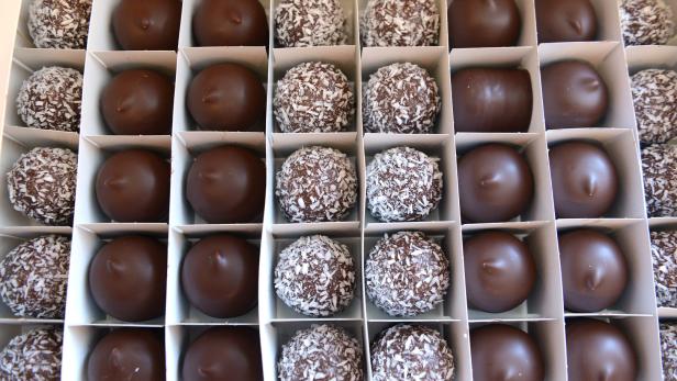 Der Umsatz bei Niemetz Schwedenbomben ist seit der Übernahme durch die Schweizer Heidi Chocolat AG auf etwa 18 Millionen Euro vervierfacht worden. 2013 war der Vorbesitzer in die Insolvenz geschlittert. Seit der Übernahme durch die Schweizer geht es laut deren Verwaltungsratsvorsitzenden Gerald aufwärts. Der Mitarbeiterstand sei auf mehr als 180 gestiegen.
