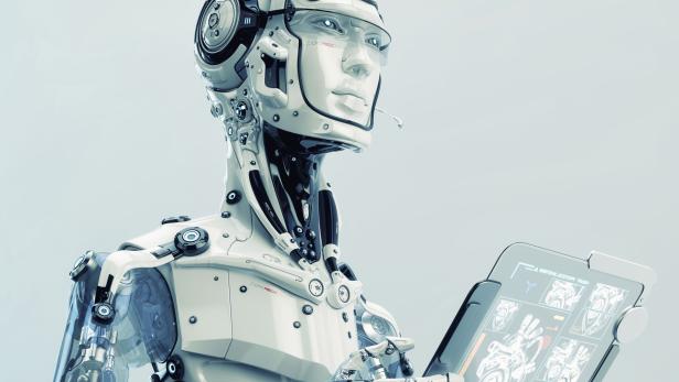 Ein humanoider Roboter betrachtet ein Tablet mit medizinischen Daten.