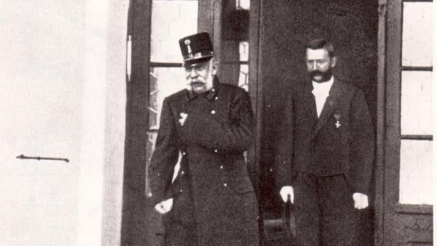 Keizer Franz Joseph met zijn kamerdienaar Eugen Ketterl