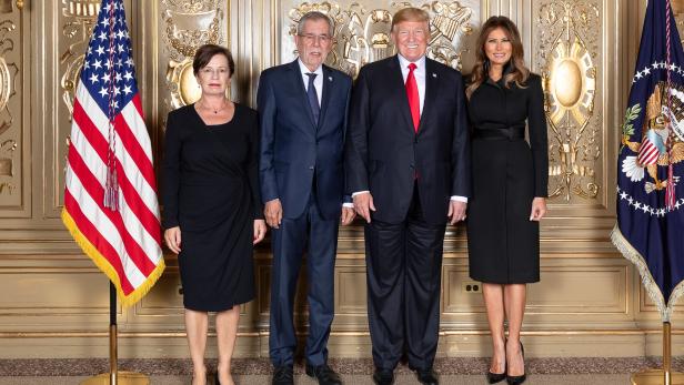 Van der Bellen, Trump und ihre Gattinnen bei Empfang im Lotte New York Palace.