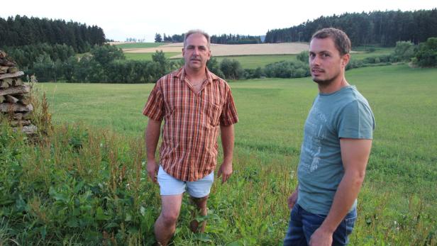 Karl Auer und Hannes Steinbacher (v.l.) wollen die Jagd auf ihrem Grund und Boden verbieten