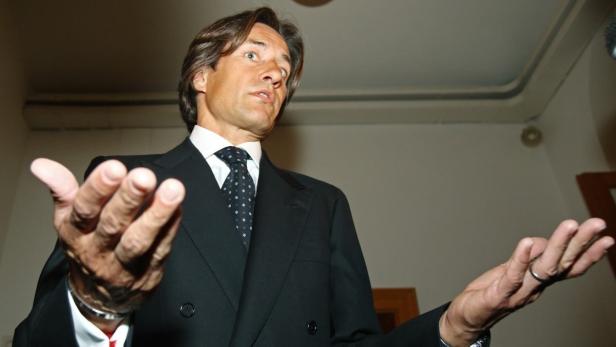 Former Austrian Finance Minister Grasser talks to