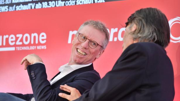 Bühnenreif: Stöger im Zwiegespräch mit Sportchef Hanisch