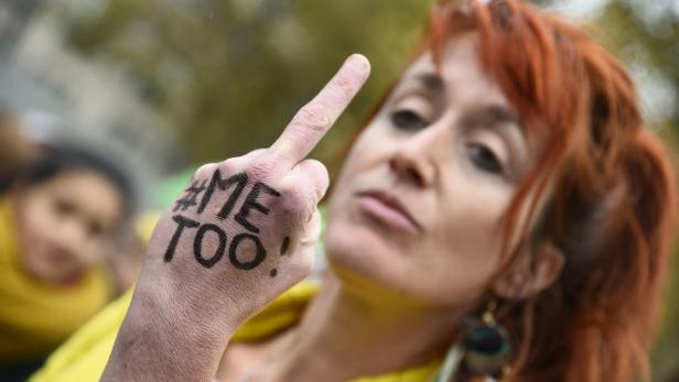 Unter #MeToo berichten weltweit Menschen über sexuelle Übergriffe.