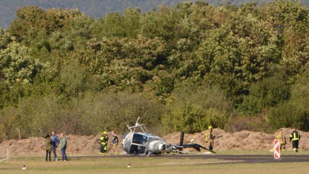 Bruchlandung: Hubschrauber in Bad Vöslau umgekippt