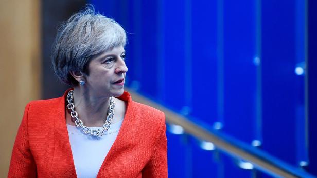 Brexit: Johnson tobt gegen Mays "geisteskranke" Pläne