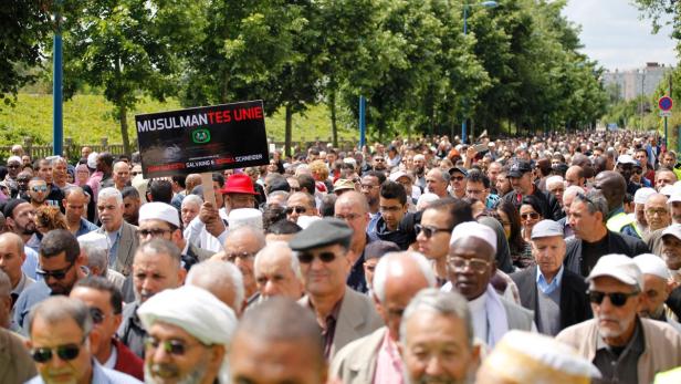Mantes-la-Jolie: Muslimische Demonstration gegen Gewalt
