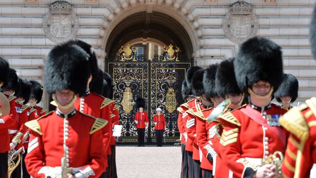 Guards vor dem Buckingham Palace.