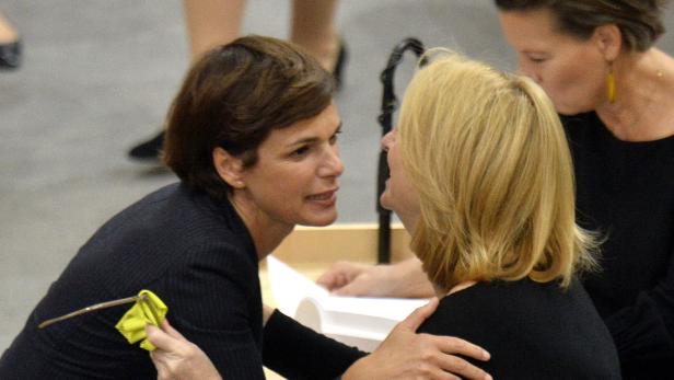 Rendi-Wagner und die SPÖ-intern mächtige Nationalratspräsidentin Bures.