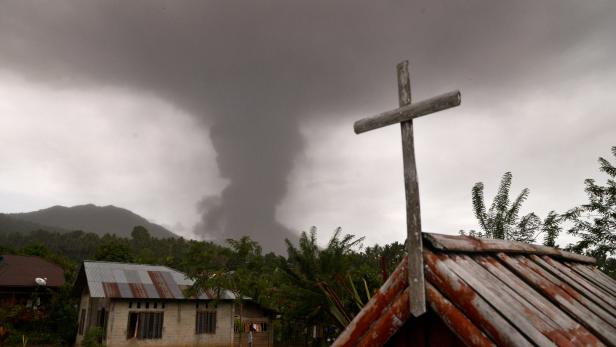 Indonesien: Große Not durch Erdbeben, Tsunami und Vulkan-Ausbruch