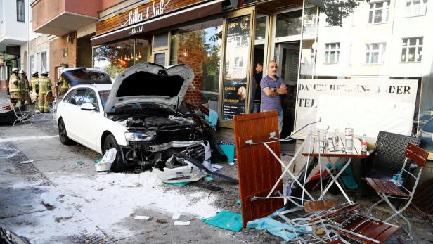 Auto in Fußgänger gefahren: Mehrere Verletzte in Berlin