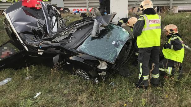 Mutter bei Verkehrsunfall in Wien getötet – zwei Kinder verletzt