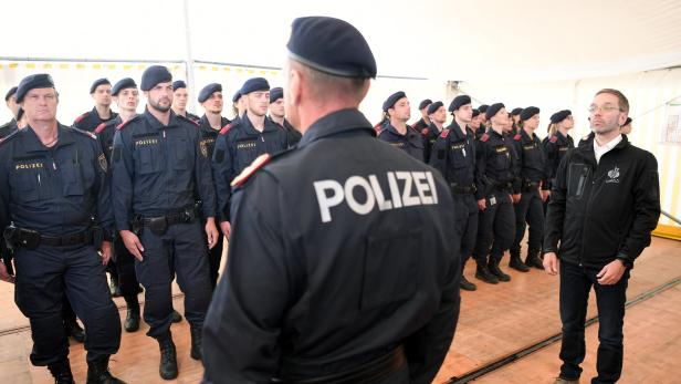 Der FPÖ-Innenminister baut die Polizei weiter um, nach dem Verfassungsschutz wird nun auch das Fremdenwesen umstrukturiert