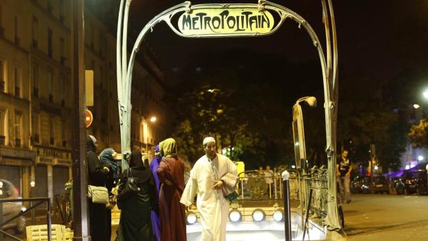 Kundgebung gegen „Islamophobie“ vor Metrostation. Auch im toleranten Paris wächst das Misstrauen