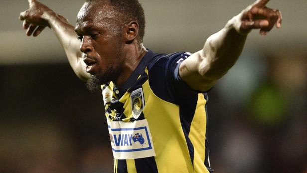 Usain Bolt schießt seine ersten Tore im Fußball