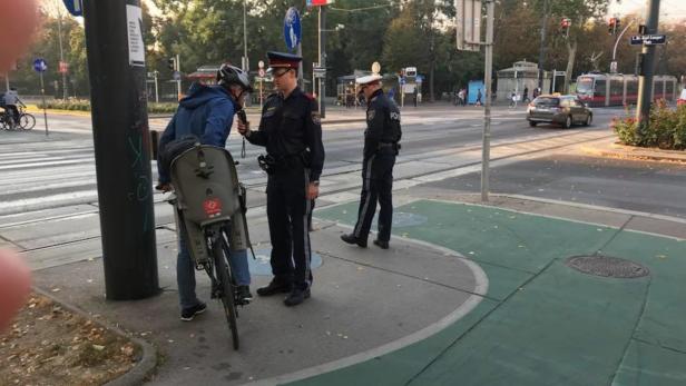 Am Donnerstag wurden die Radfahrer in Wien kontrolliert, sie mussten auch Alkovortests machen