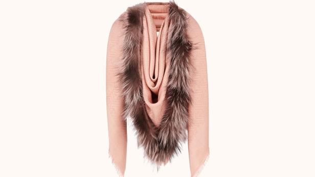 Der Schal &quot;The Touch of Fur&quot; von Fendi.