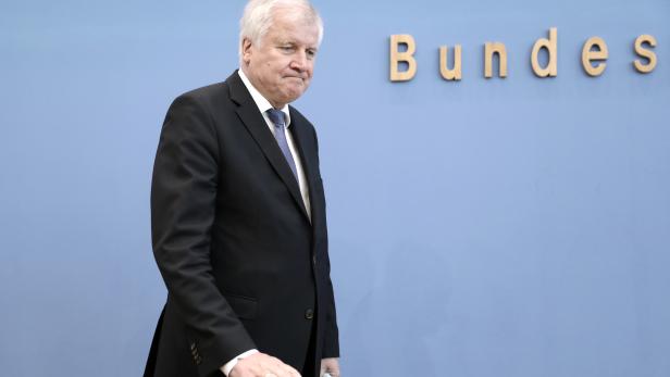 Nach Merkels Rückzug: Rücktrittsforderungen an Seehofer