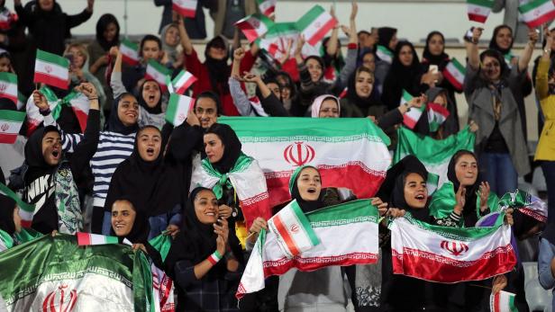Frauen durften endlich einem Länderspiel im Iran beiwohnen