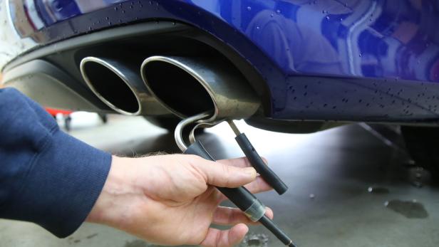 Frankreich erhöht Strafe für "schmutzige Autos"