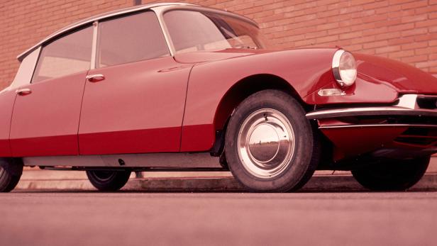 Debüt der Citroën DS