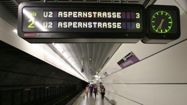 UBahn, U Bahn, U2, Station Schottenring