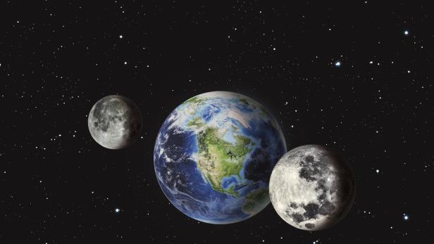 Kurier-Montage: Bisher gibt es keine Beweise für einen zweiten Mond der Erde, doch die Theorien halten sich seit Jahren.