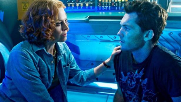Szene mit Sigourney Weaver und Sam Worthington in „Avatar“.