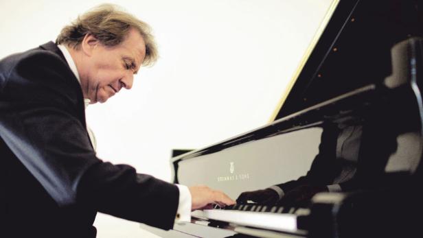 Rudolf Buchbinder: Als Pianist und Dirigent in Salzburg