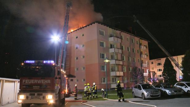 Brand in Wohnhausanlage: Bewohner in Lebensgefahr