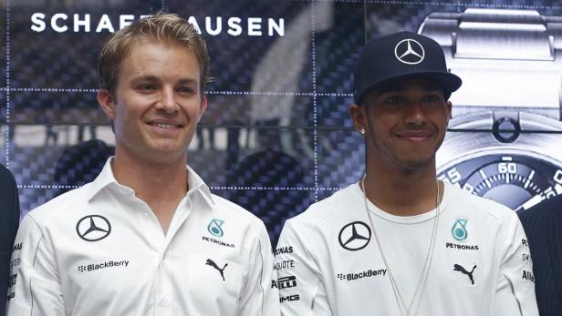 Der eingeschränkte Funkverkehr bereitet beiden Mercedes-Piloten Freude. &quot;Jetzt ist es pures Rennfahren und das ist gut&quot;, erfreut sich Nico Rosberg.