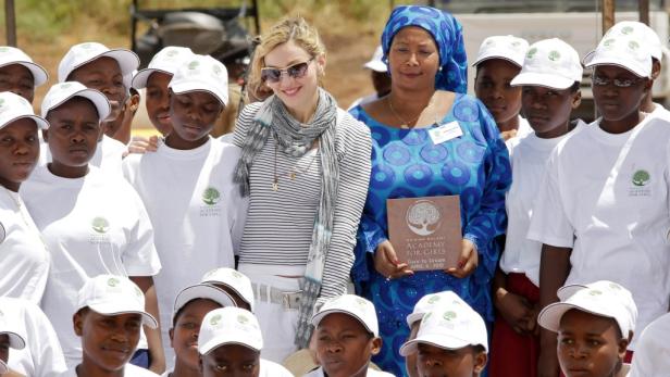Stiftung: Madonna weist Vorwürfe zurück