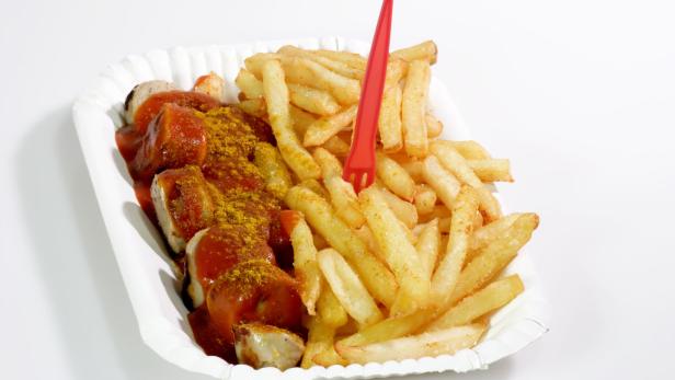 Die deutsche Leibspeise Currywurst wird geadelt