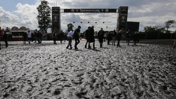 Nach Wacken ist vor Wacken: Wenige Stunden nach dem letzten Konzert des laut Veranstaltern größten Heavy-Metal-Festivals der Welt richtet sich der Blick bereits auf 2016.