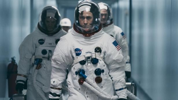 Ryan Gosling hinterlässt als erster Mensch seinen Fußabdruck auf dem Mond
