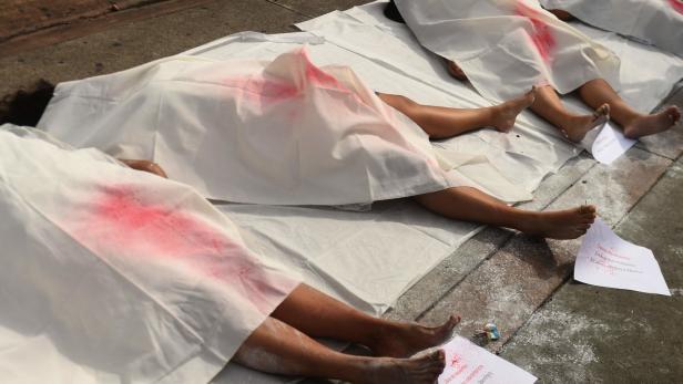 Frauen demonstrieren 2017 in El Salvador für die Entkriminalisierung von Schwangerschaftsabbrüchen
