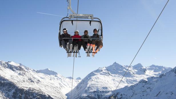 Der luxuriöse Familienspaß Skifahren