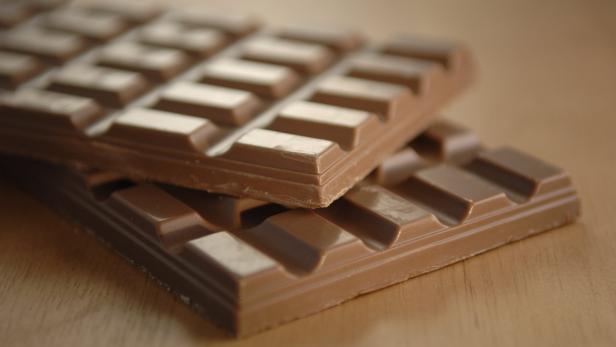 Milchschokolade ist ein Erzeugnis aus Kakaoerzeugnissen, Zuckerarten und Milch oder Milcherzeugnissen.
