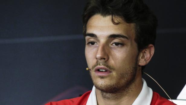 Im Moment dreht sich in der Formel-1-Welt alles um den Zustand des 25-jährigen Marussia-Fahrers Bianchi.