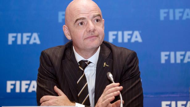 FILE PHOTO: FIFA President Gianni Infantino attends a news conference in Kigali