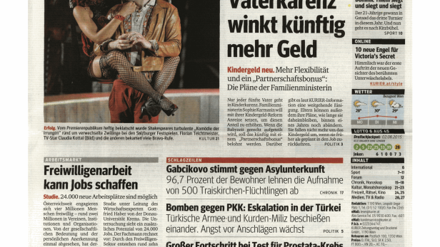Eine Szene aus Shakespeares „Komödie der Irrungen“ bei den Salzburger Festspielen mit Claudia Kottal.
