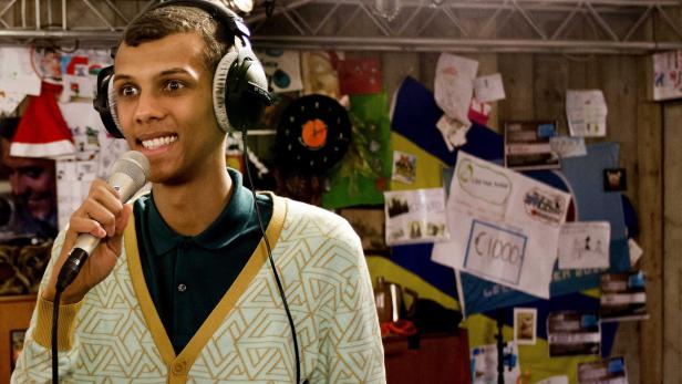 Kommt am 5. Februar in die Wiener Arena: Der belgische Musiker Stromae, der oft als sein puppengesichtiges Alter-Ego auftritt.