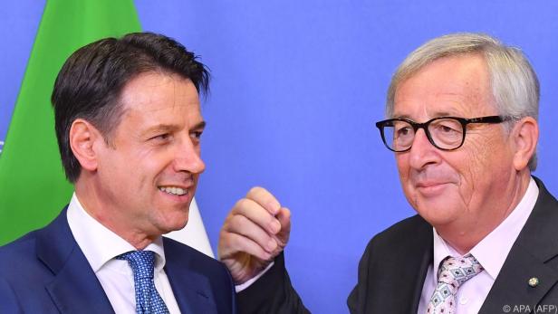 Der italienische Premierminister Giuseppe Conte mit Präsident der EU-Kommission Jean-Claude Juncker