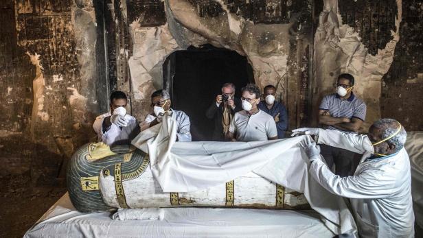 Luxus in Luxor: Ägypten enthüllt altes Grab und Sarkophag