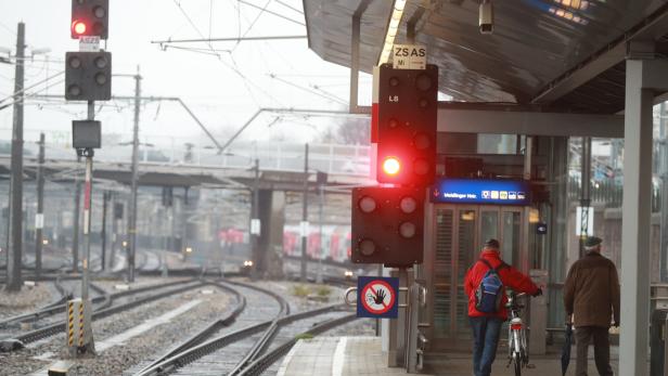 Warnstreik: Wenn in Wien-Meidling Züge und Fahrgäste warten