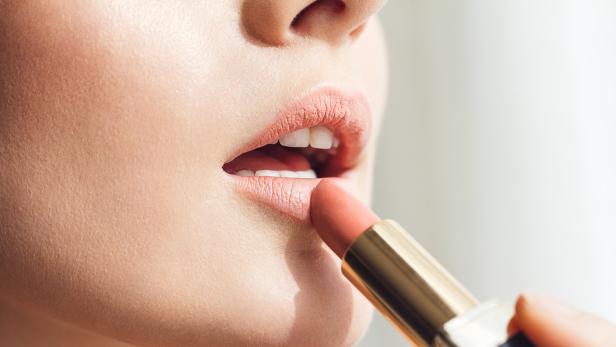 Profi-Tipps: So setzt sich Lippenstift nicht in den Fältchen ab