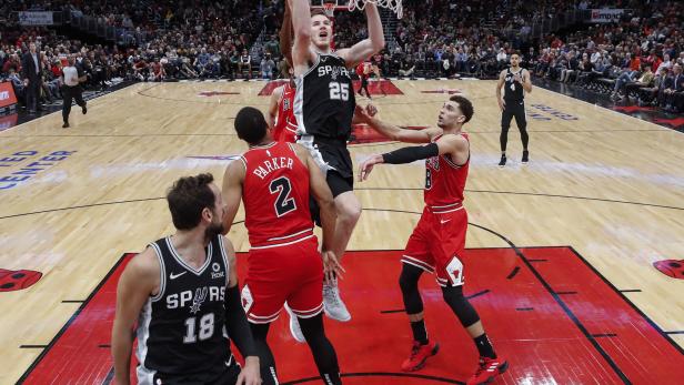 NBA: San Antonio Spurs at Chicago Bulls