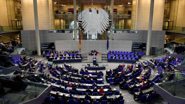 Deutscher Bundestag stimmt für UN-Migrationspakt