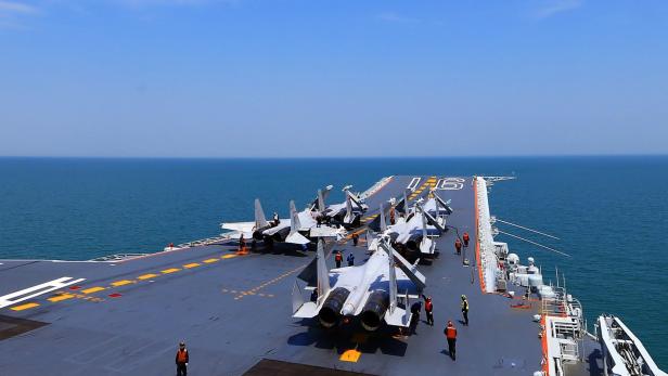 Railguns und Flugzeugträger: China greift nach der Seemacht