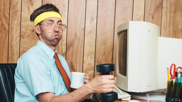 Kaffee und bisschen Bewegung: so halten sich Büromitarbeiter fit für den Tag